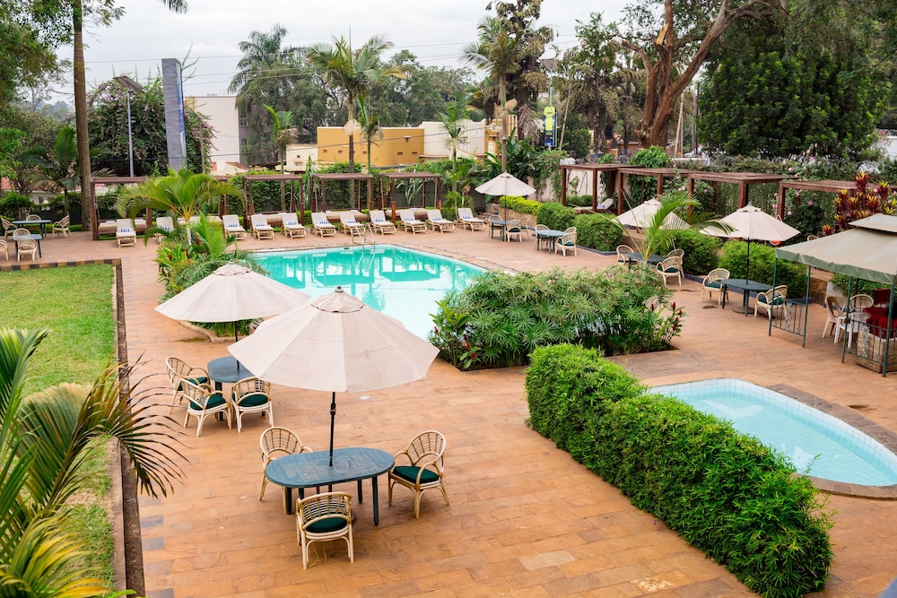 Fairway Hotel and Spa 45/47