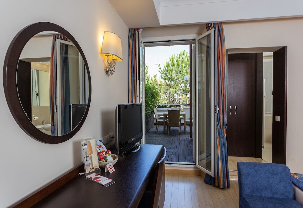 Hotel Lunariccione 27/36