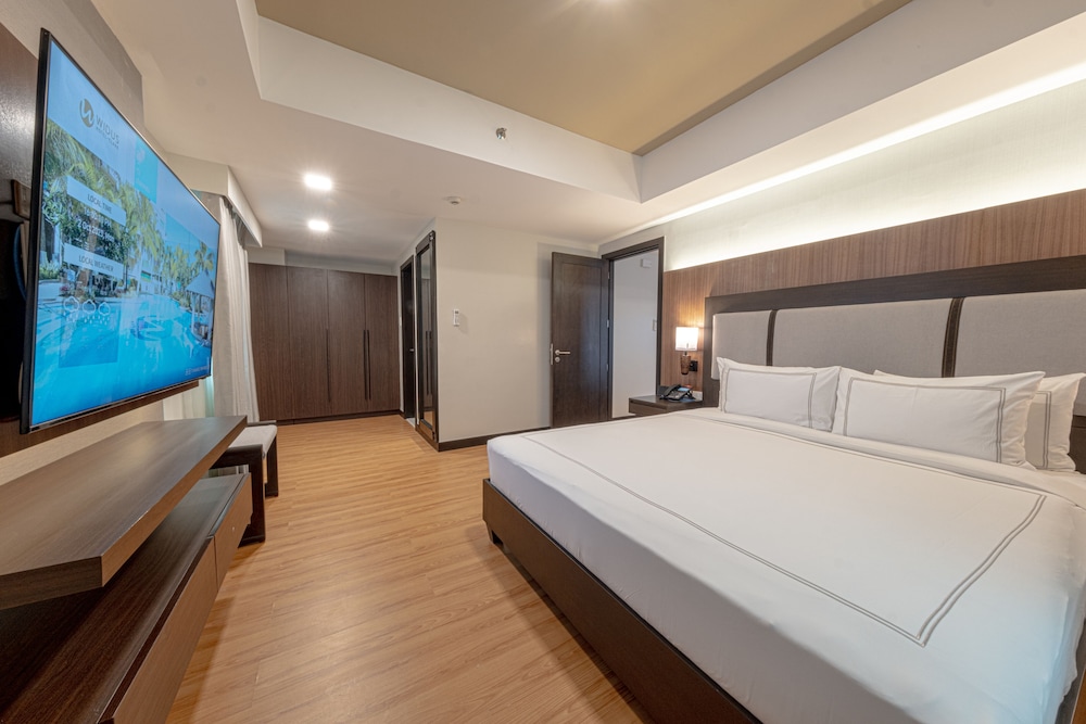 1 BEDROOM, PREMIER, SUITE