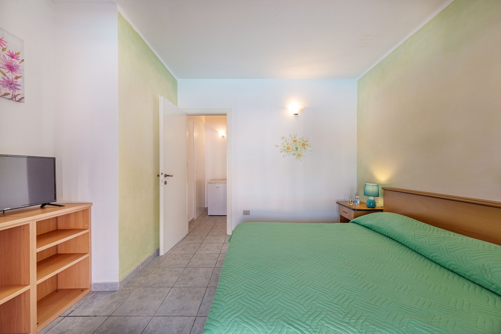 Marina Manna Hotel Club Village 38/53