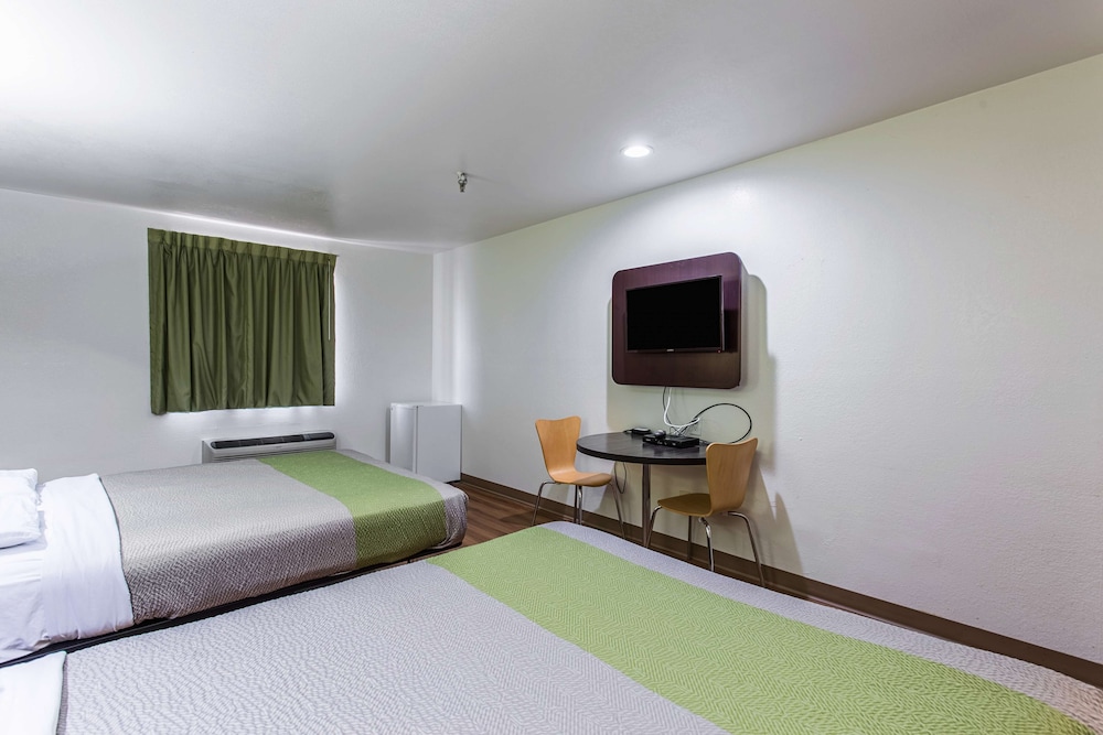 Motel6 Moriarty, NM 21/60