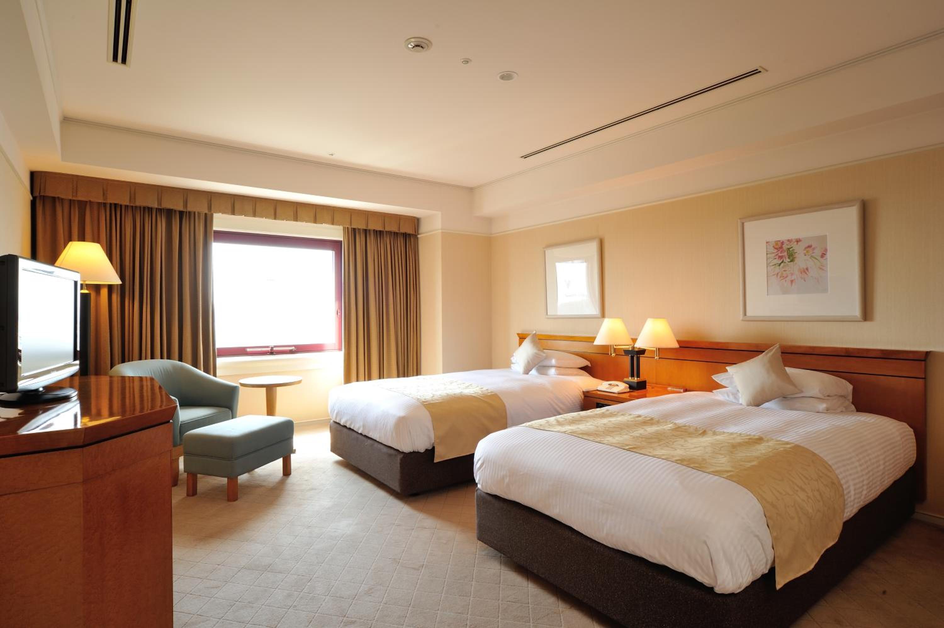 1 Bedroom, Suite, Airport View