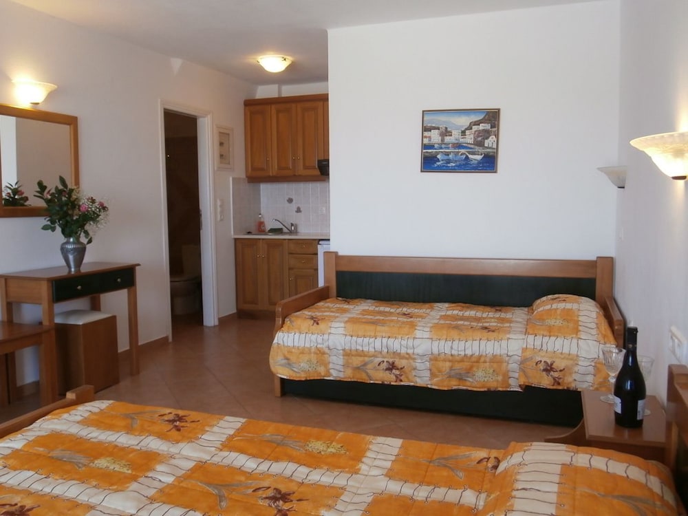 Agnanti Hotel 7/69