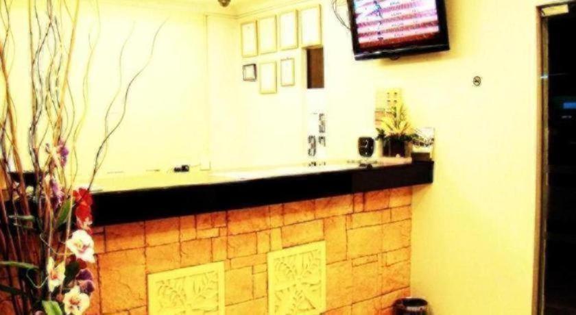 Adel Hotel 7/31