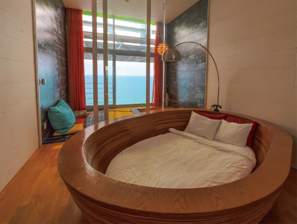 Haslla Art World Museum Hotel 48/64
