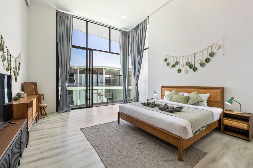 Zen Style Pool Access Townhouse 7/50