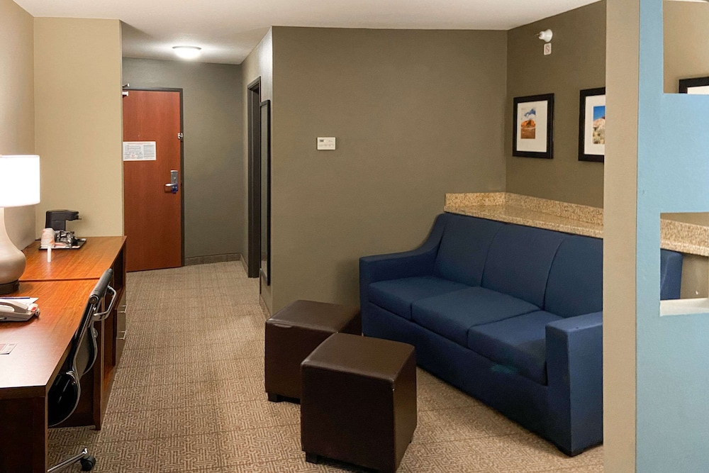 Comfort Suites Gallup East Route 66 and I-40 25/42