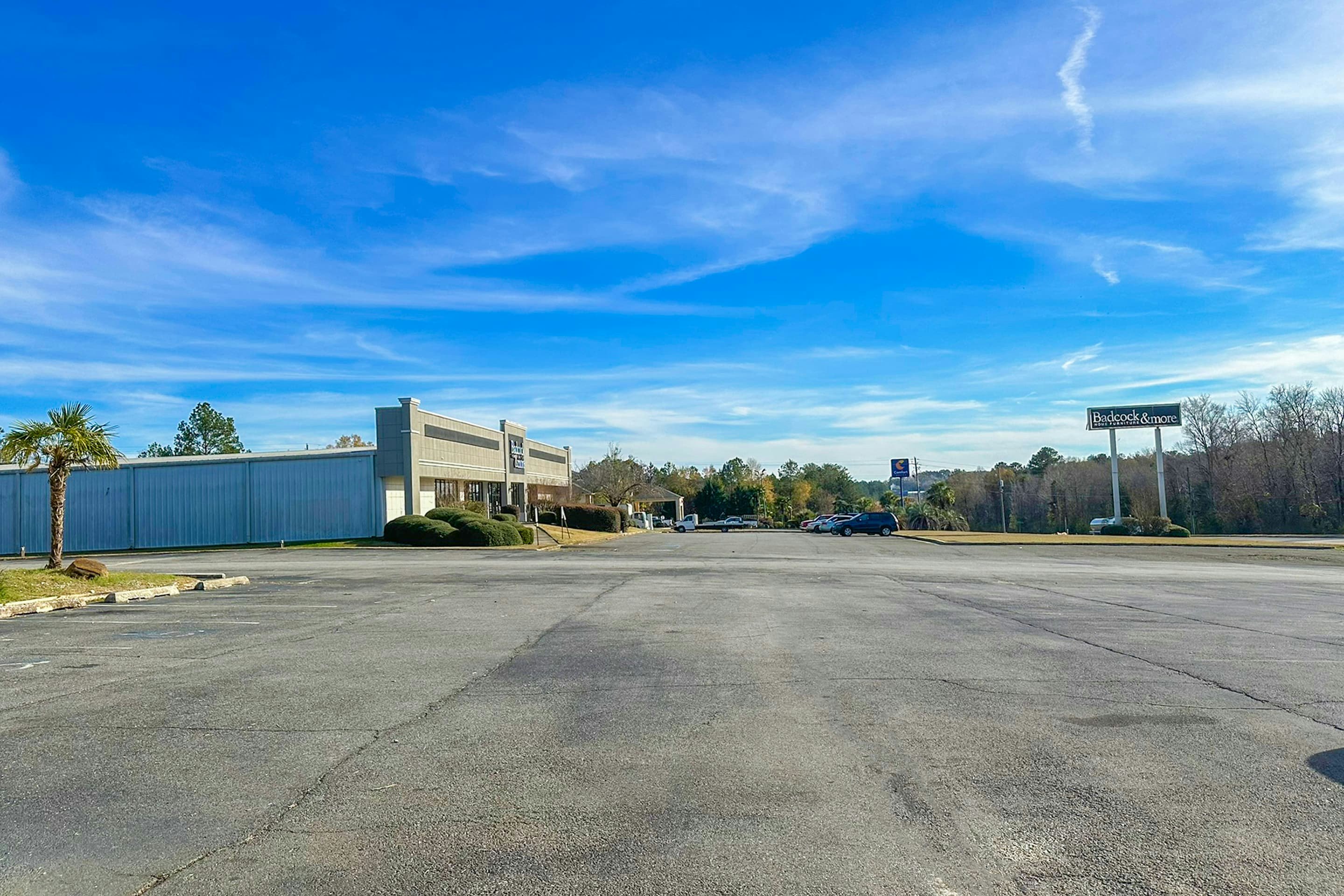 Super Inn & Suites by OYO Milledgeville 66/83