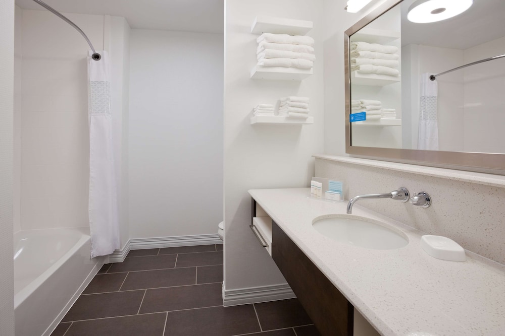 Hampton Inn and Suites Sioux City South 17/44