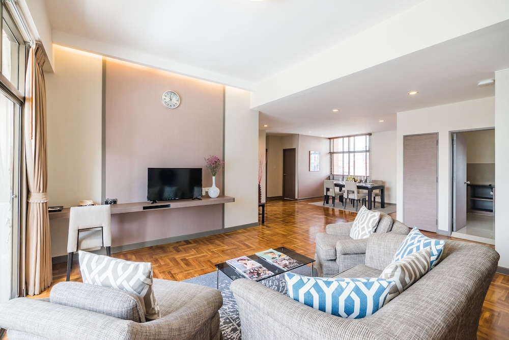 Asoke Residence Sukhumvit by UHG 46/74