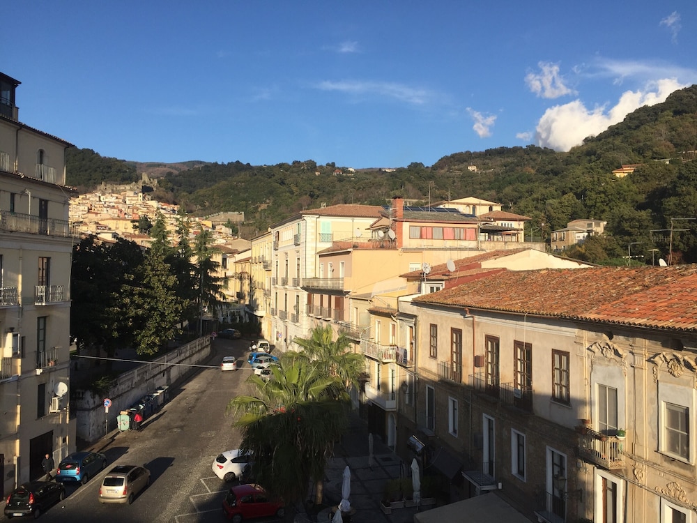 Albergo Centrale 50/54