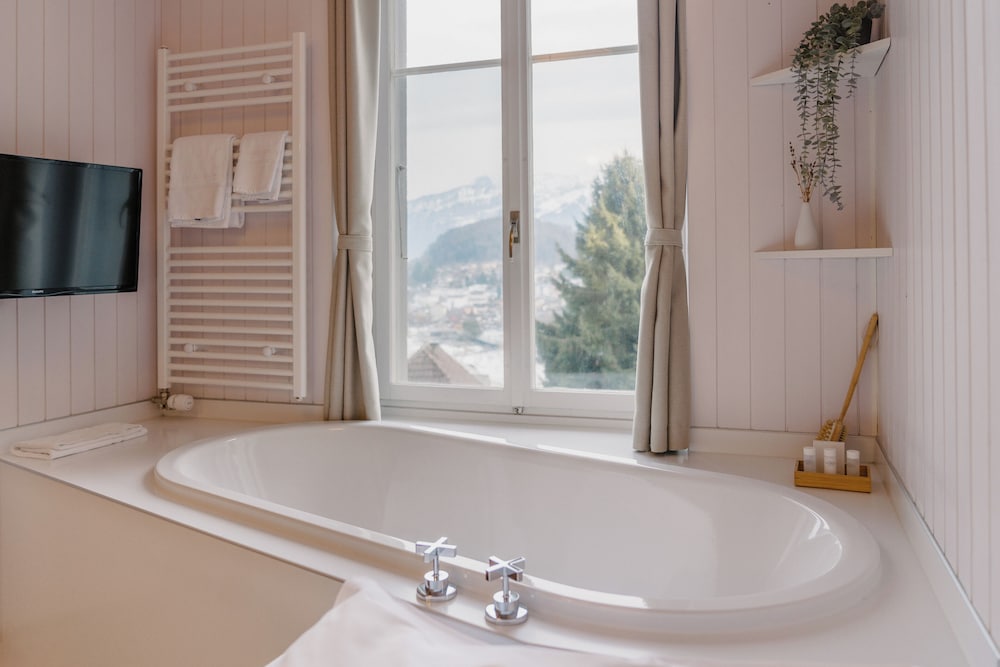 La Belle Vue Boutique Hotel And Cafe 48/50