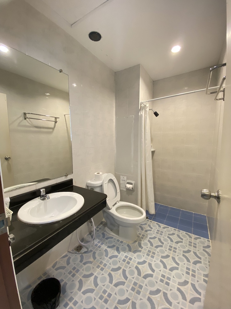 Prachuap Beach Hotel 39/40