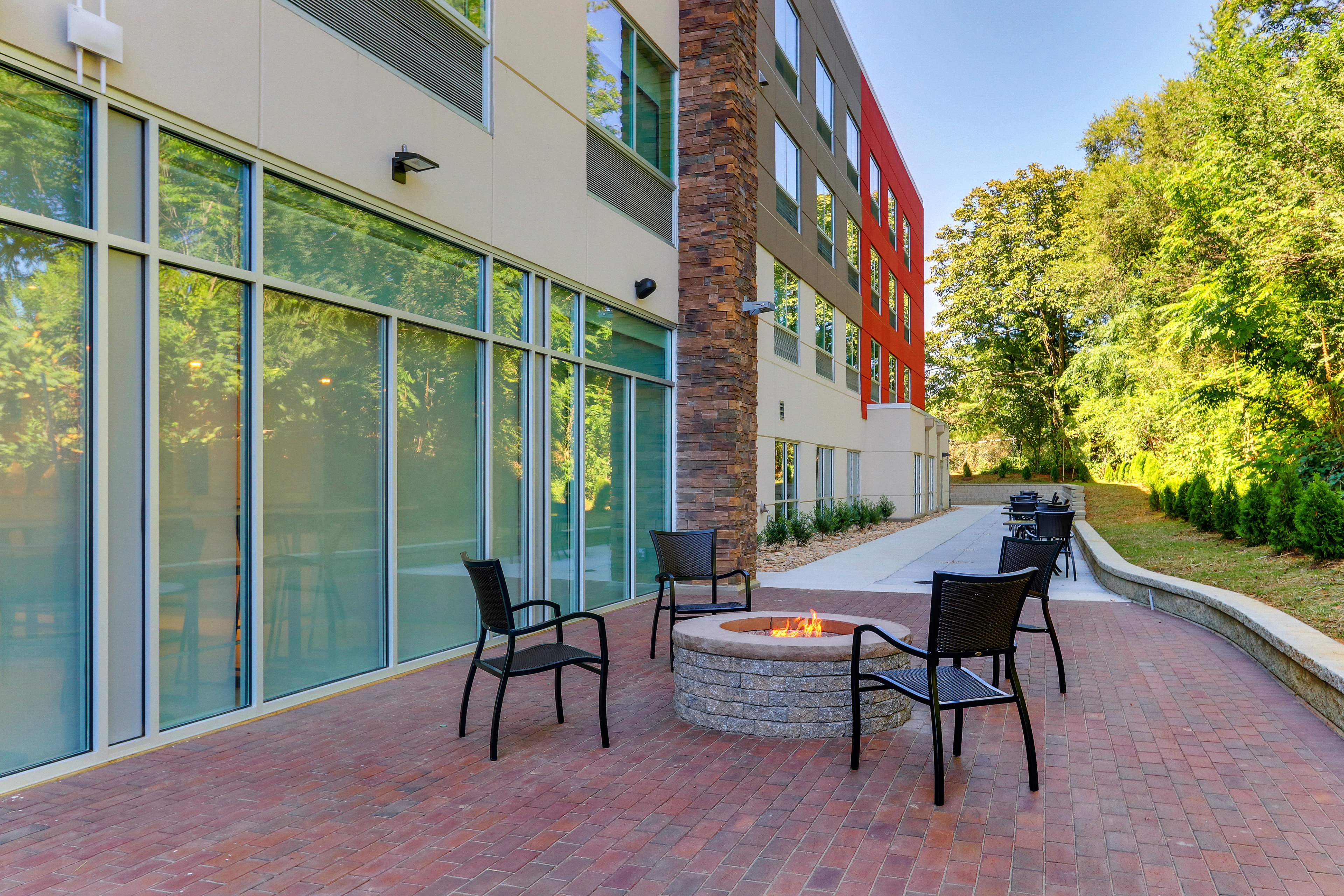 Holiday Inn Express and Suites Roanoke Civic Center 34/34