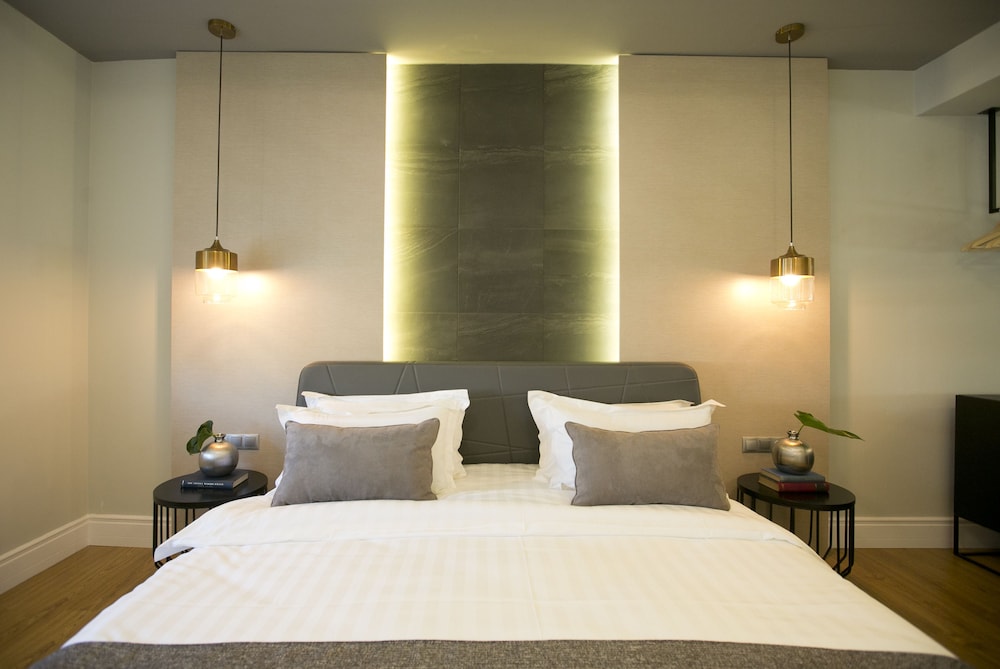 47 Luxury Suites 17/73