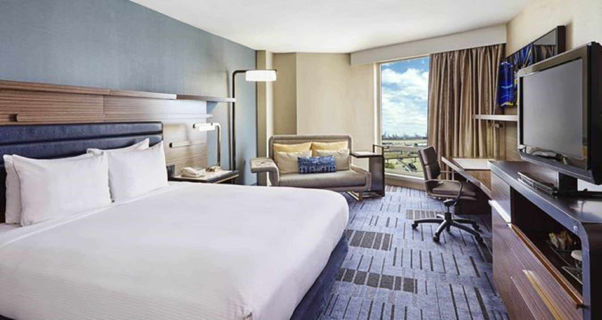 Room at Hilton Newark Airport, ELIZABETH - NJ