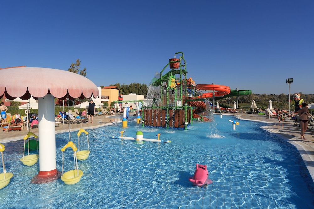 Kapetanios Aqua Resort 37/50