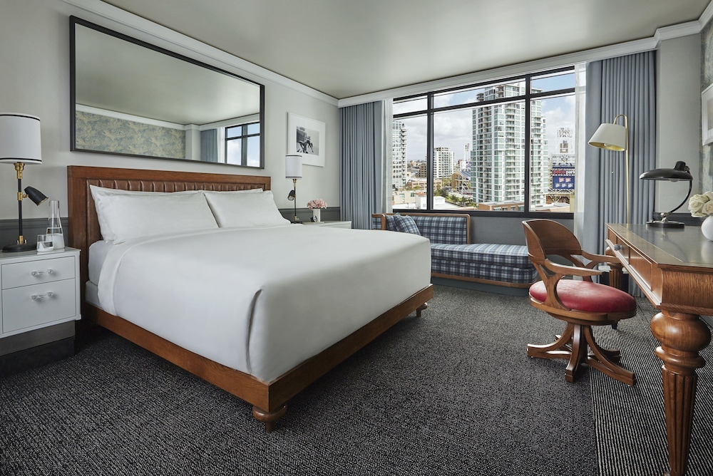 Pendry San Diego 26/70