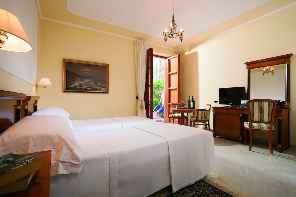 Majestic Palace Sorrento, Curio Collection by Hilton 34/56