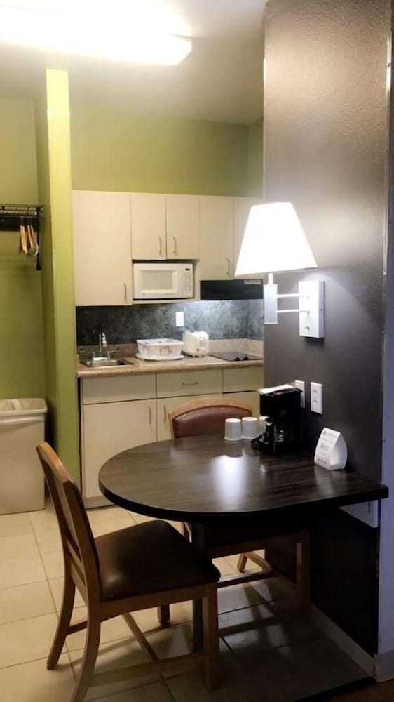 Studio6 Bay City, TX 35/62