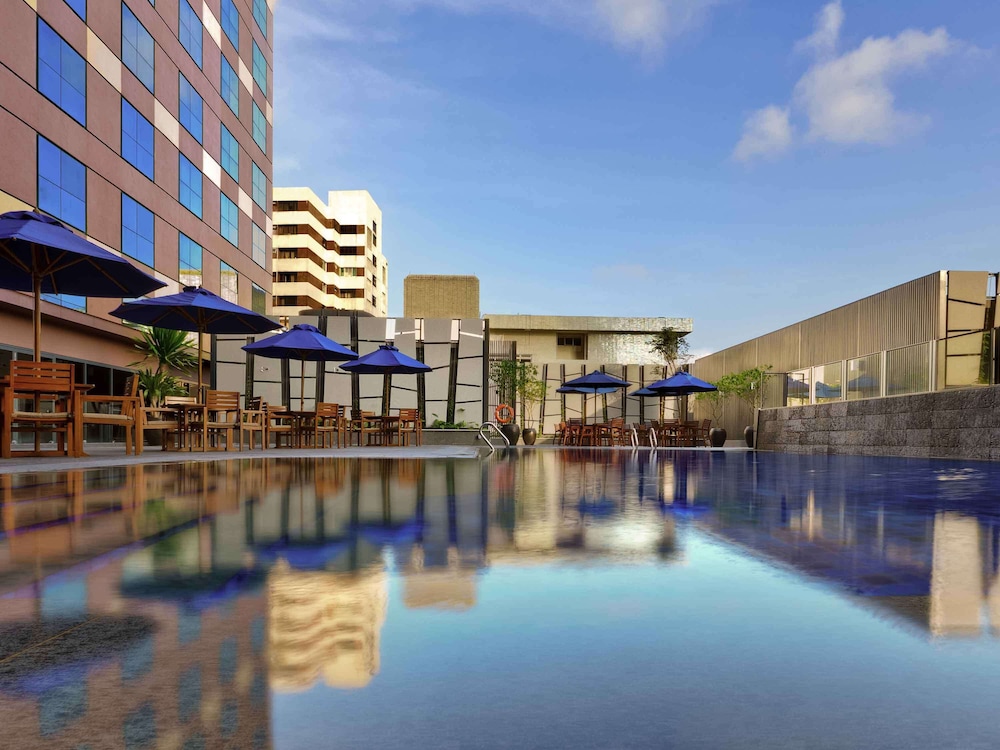 Grand Mercure Singapore Roxy 60/66