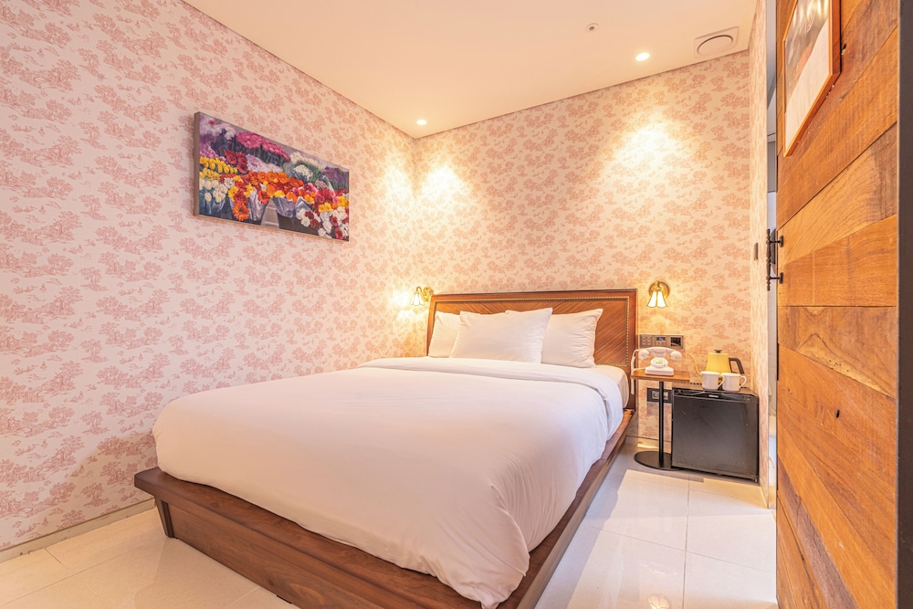 SUPERIOR, DOUBLE BED