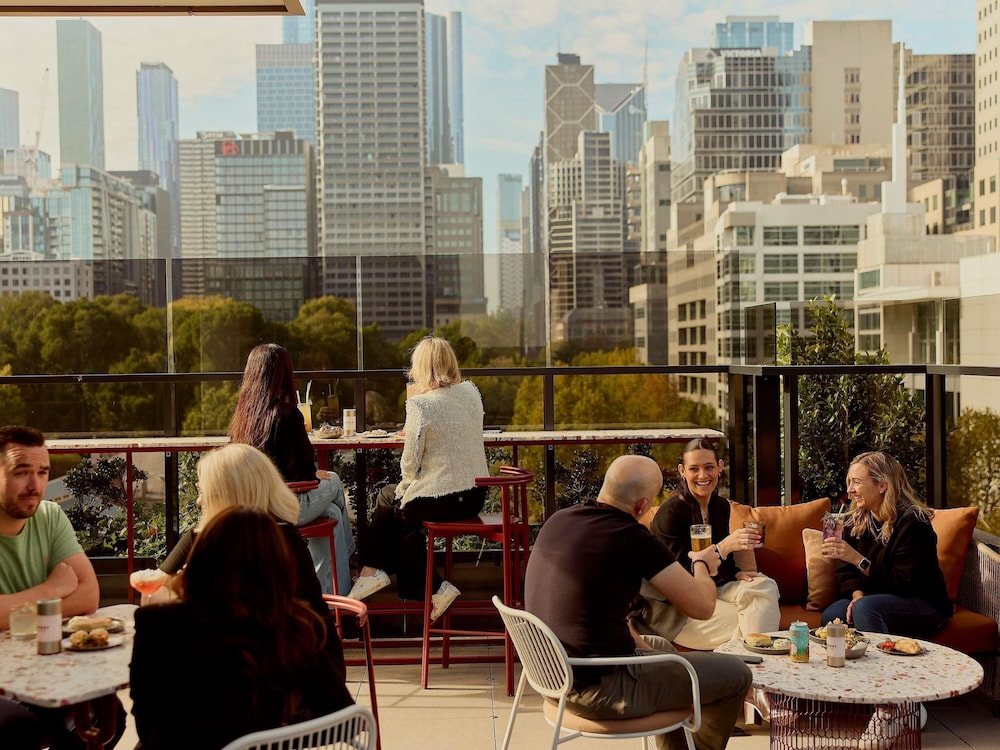 Mercure Melbourne La Trobe Street 34/51