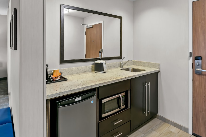 Hampton Inn Suites Baltimore Woodlawn 34/34