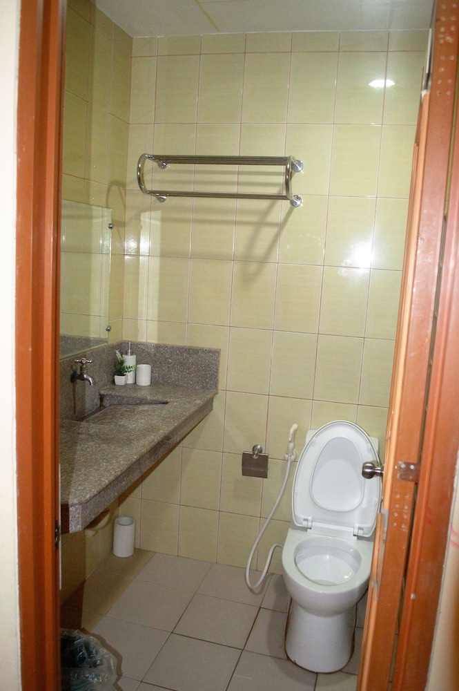 Manora Apartments And Guest House 61/66