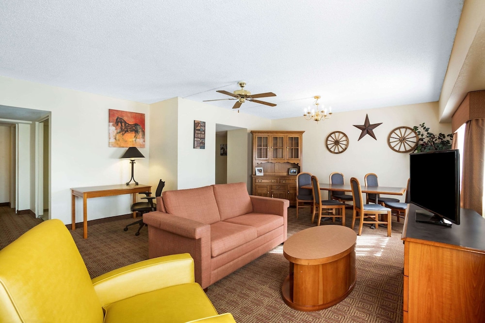 La Quinta Inn by Wyndham Austin Capitol / Downtown 29/43