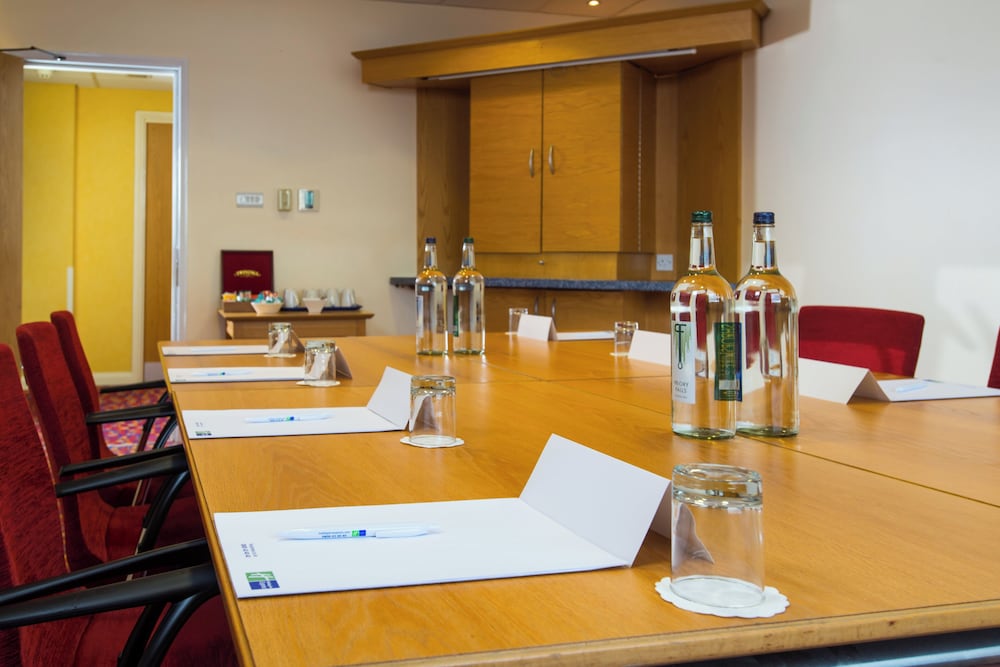 HOLIDAY INN EXPRESS BRADFORD CITY CENTRE 30/45