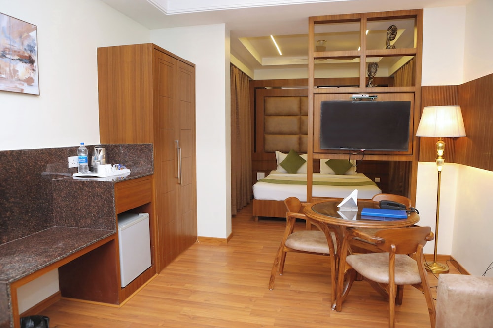 Karon Hotel Lajpat Nagar 48/60