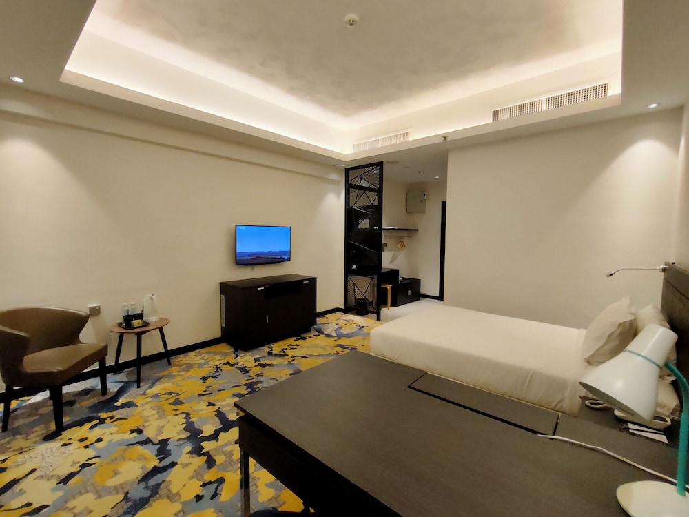 Bespoke Hotel Puchong 42/50