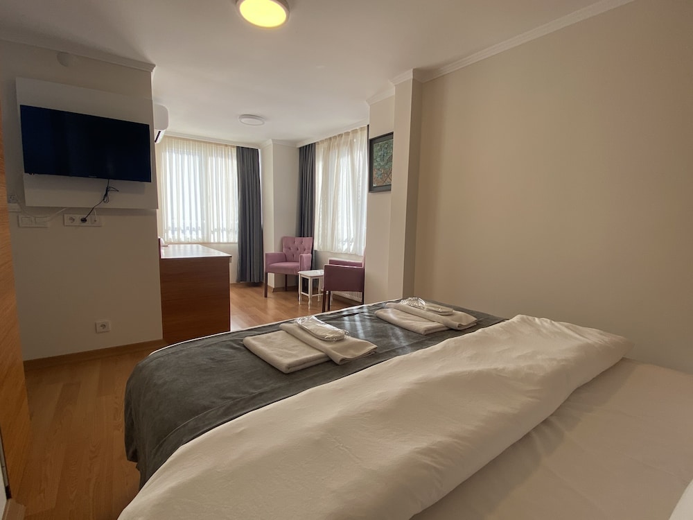 SPINEL HOTEL 8/50