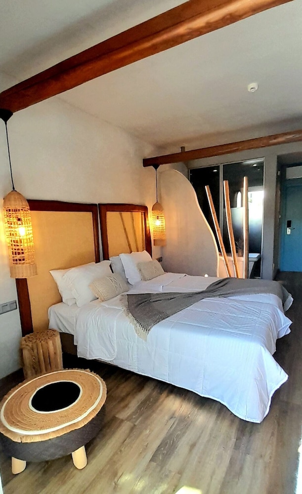 SUNRISE VILLAGE 14/64