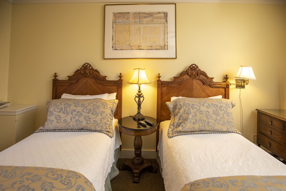 The Washington Square Inn 22/82