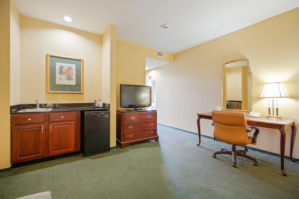 OYO Hotel St Louis Downtown City Center MO 19/22