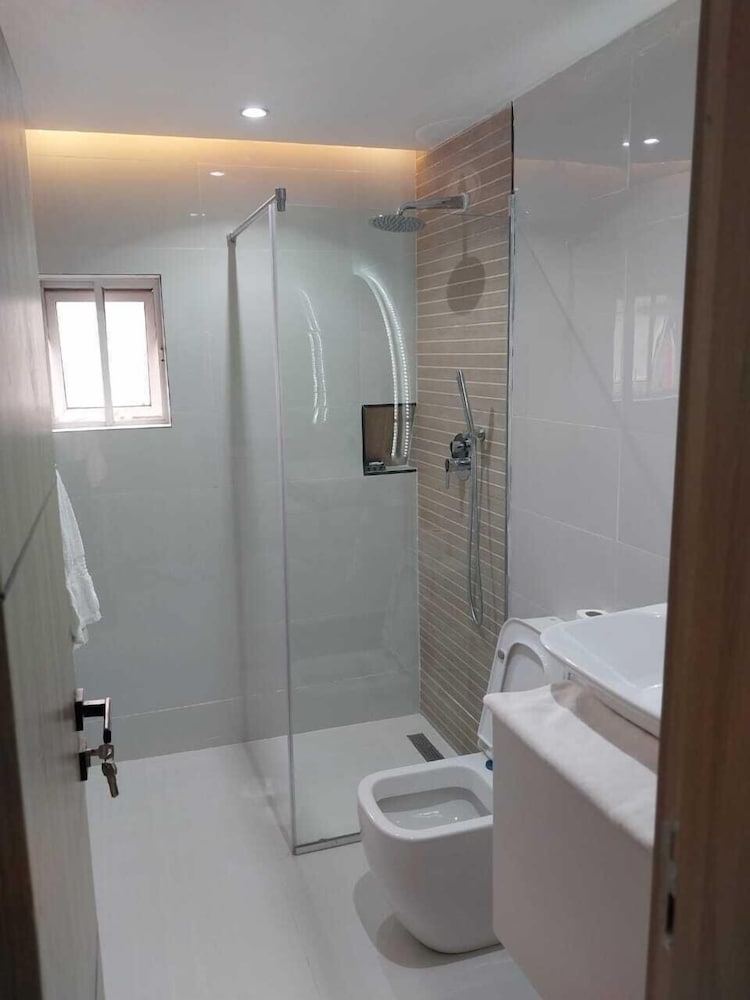 Centurion Apartments Limited 29/32