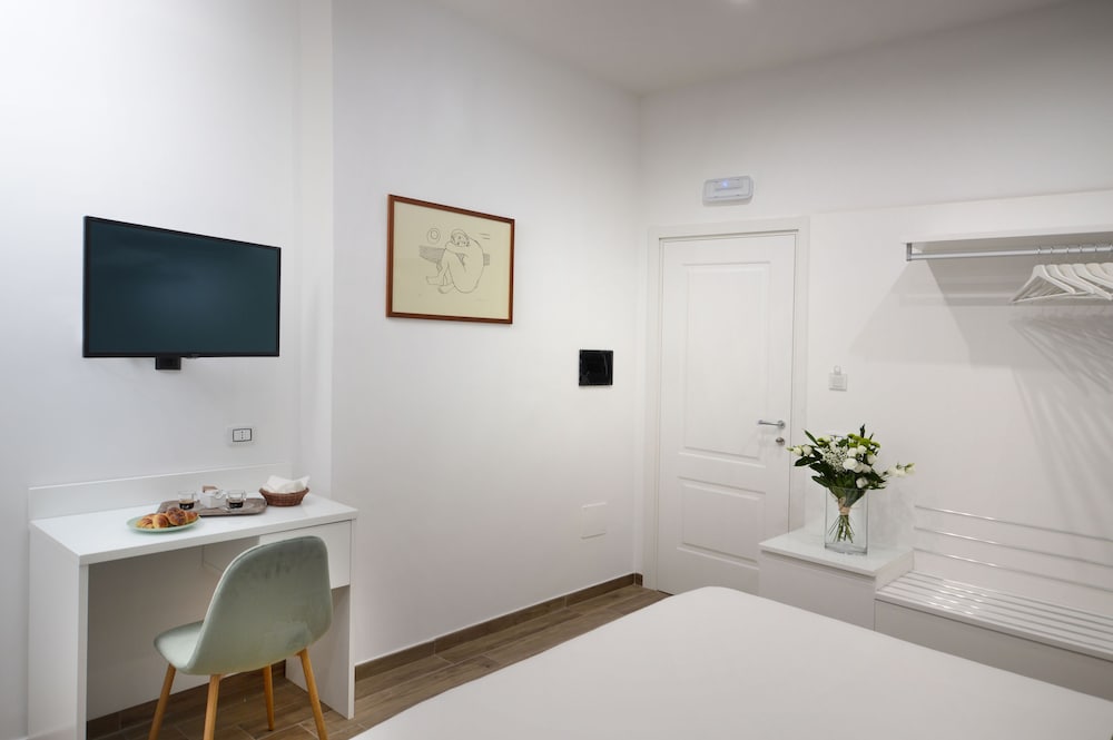 Napoliseason Rooms And Breakfast 27/49