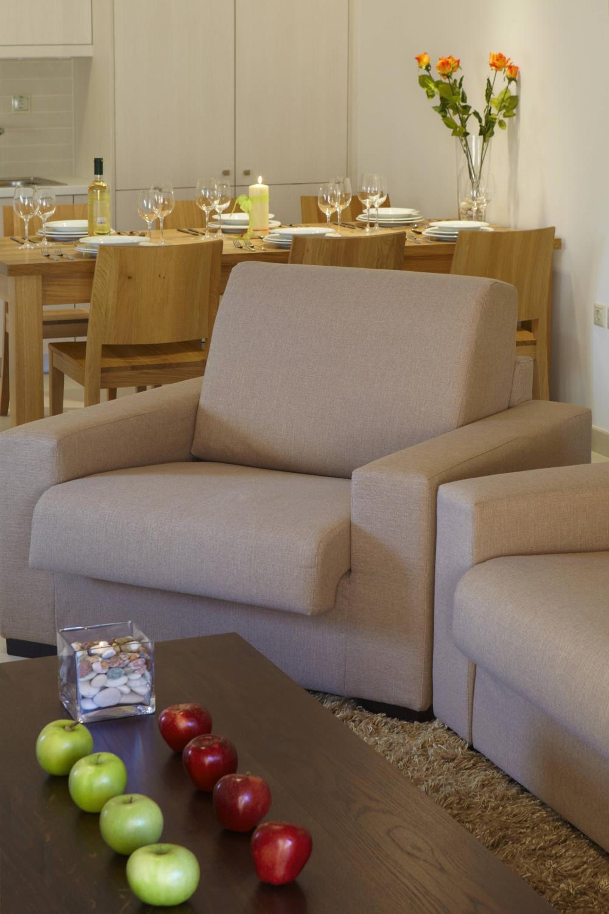 Ikia Luxury Homes Eco 8/16