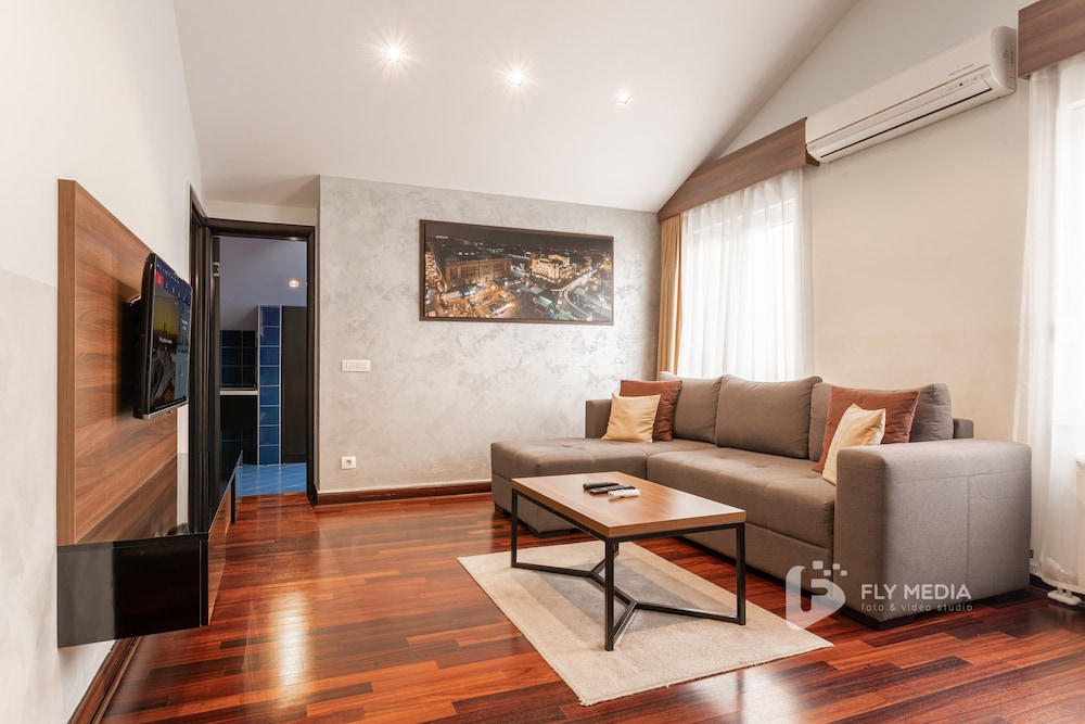 Feel Belgrade Aparthotel 55/70