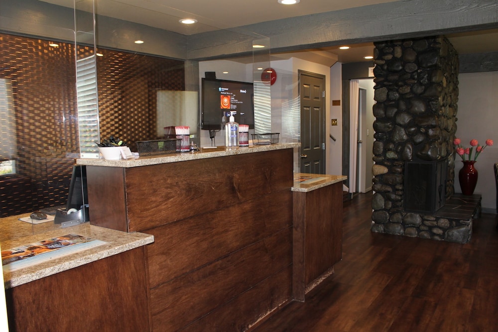 Ramada by Wyndham Campbell River 6/50