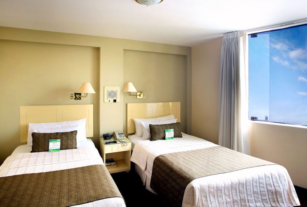 Embajadores Hotel 10/53