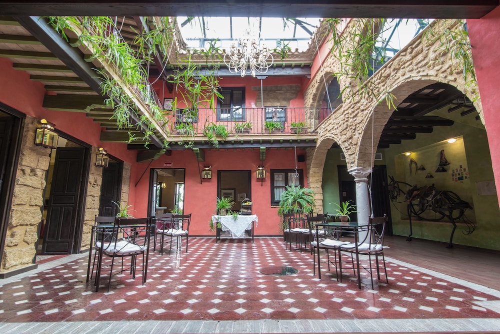 La Casona de Calderon Gastronomic And Boutique Hotel 45/50