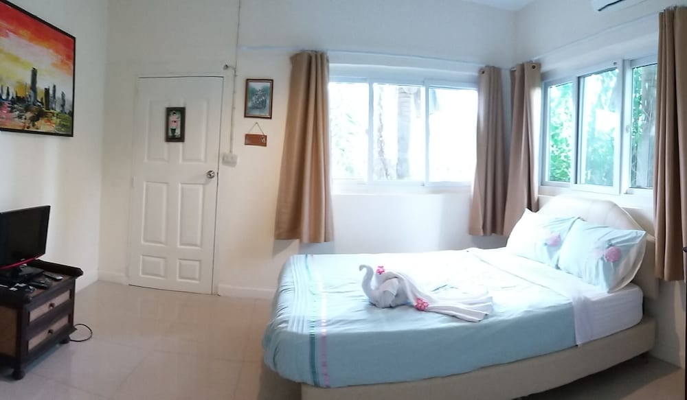 ROOM, DOUBLE BED