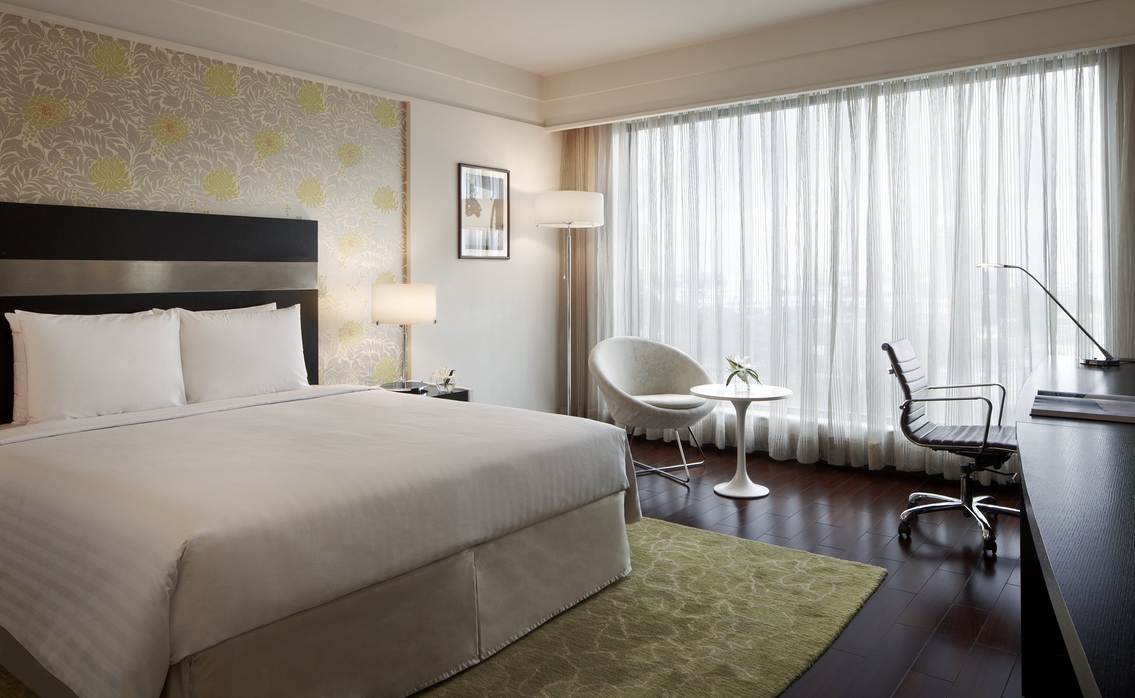 Room, King Bed, Smoking, Accessible