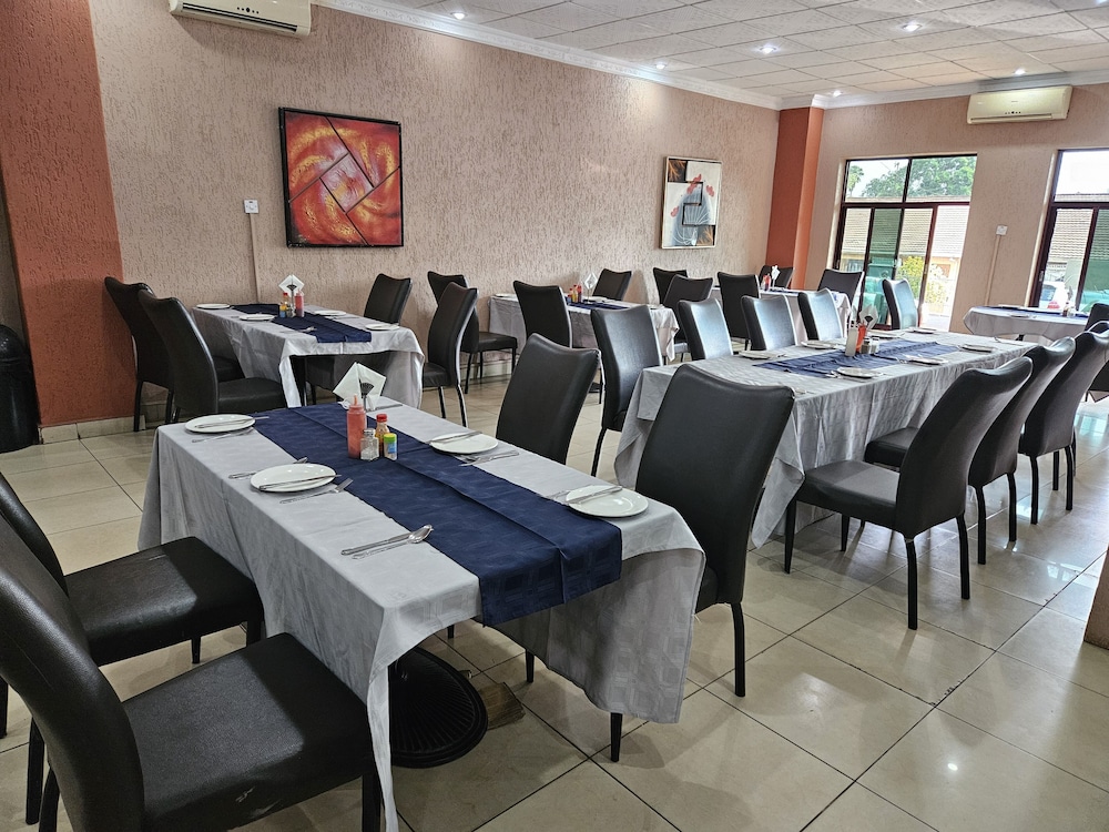 Bridgeview Hotel And Conference Centre 24/34