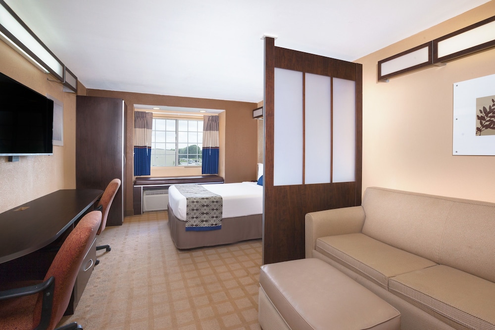 Microtel Inn And Suites Scott 15/37