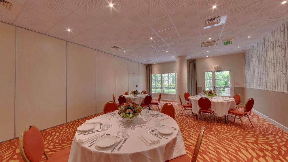 Mercure Rambouillet Relays du Chateau 60/79