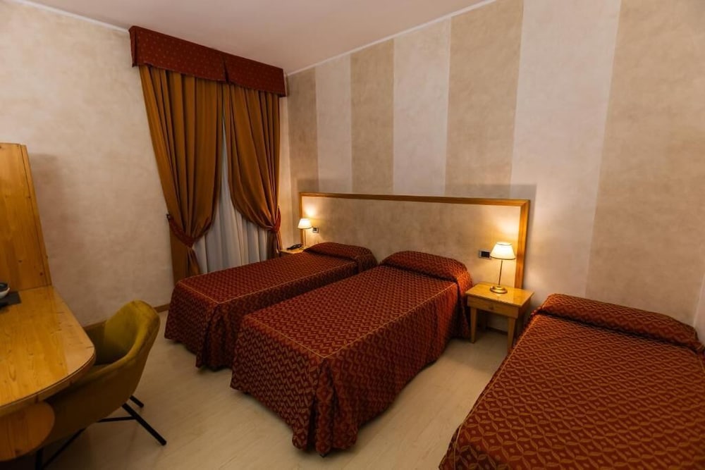 Hotel Gialletti 25/48